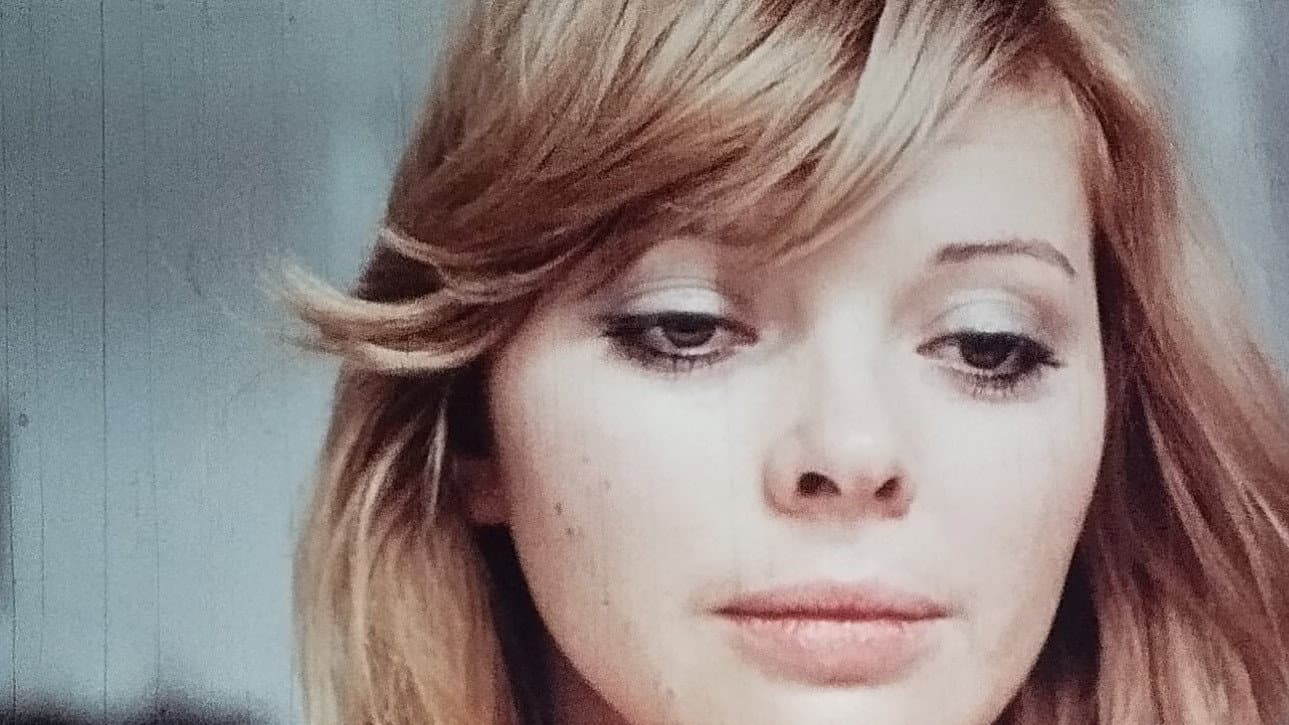 Die Blonde da oben